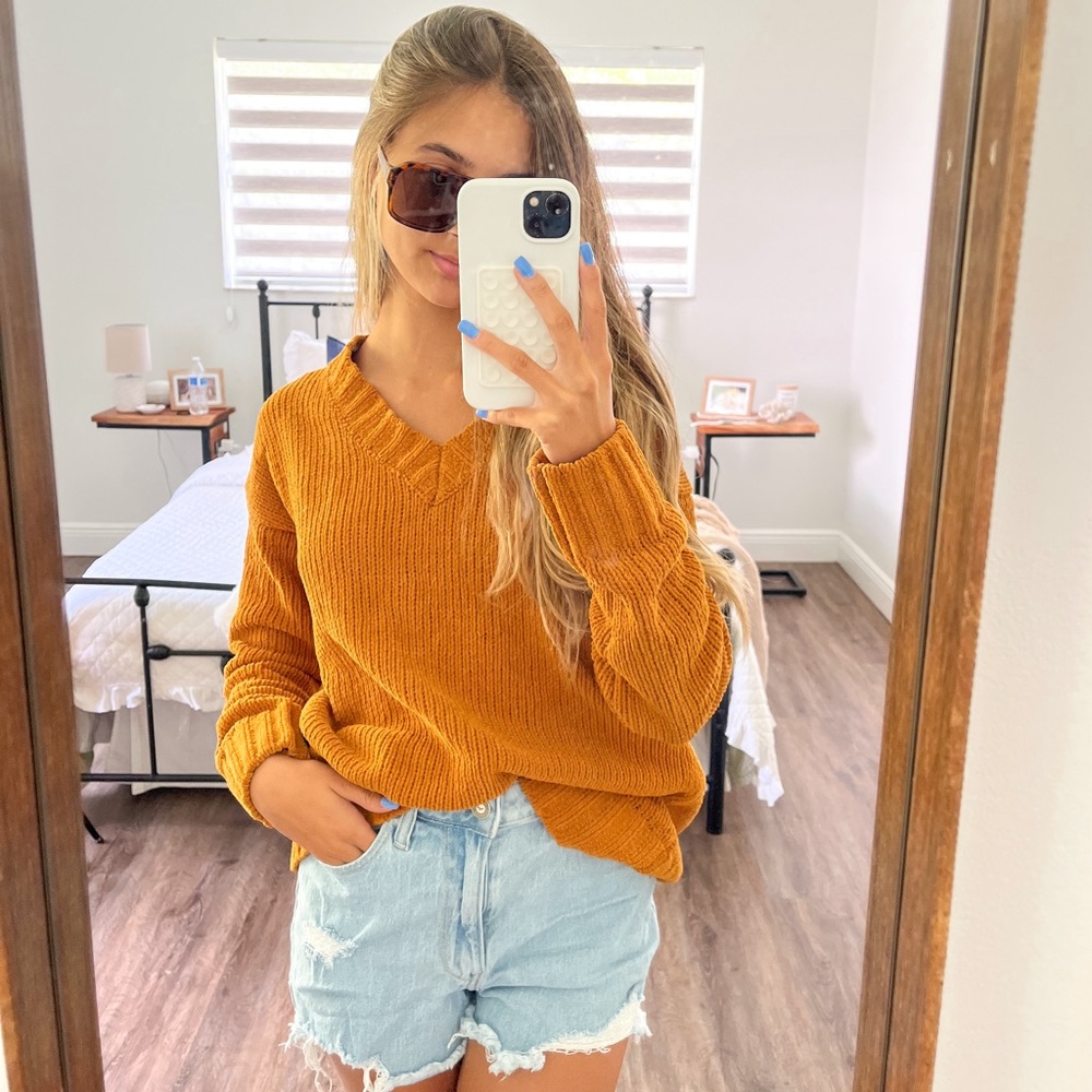 Worn once! Very cute sweater almost brand new!